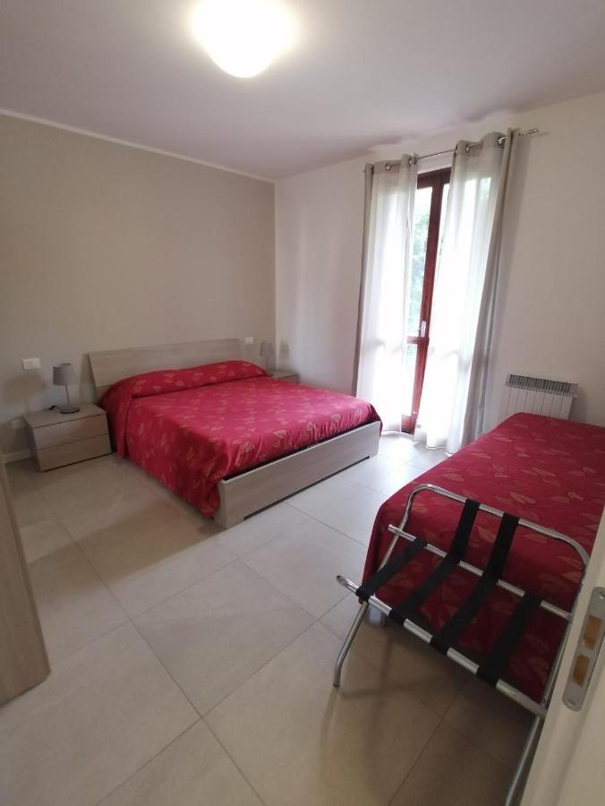 Lucky Apartment 2 Сирмионе Экстерьер фото